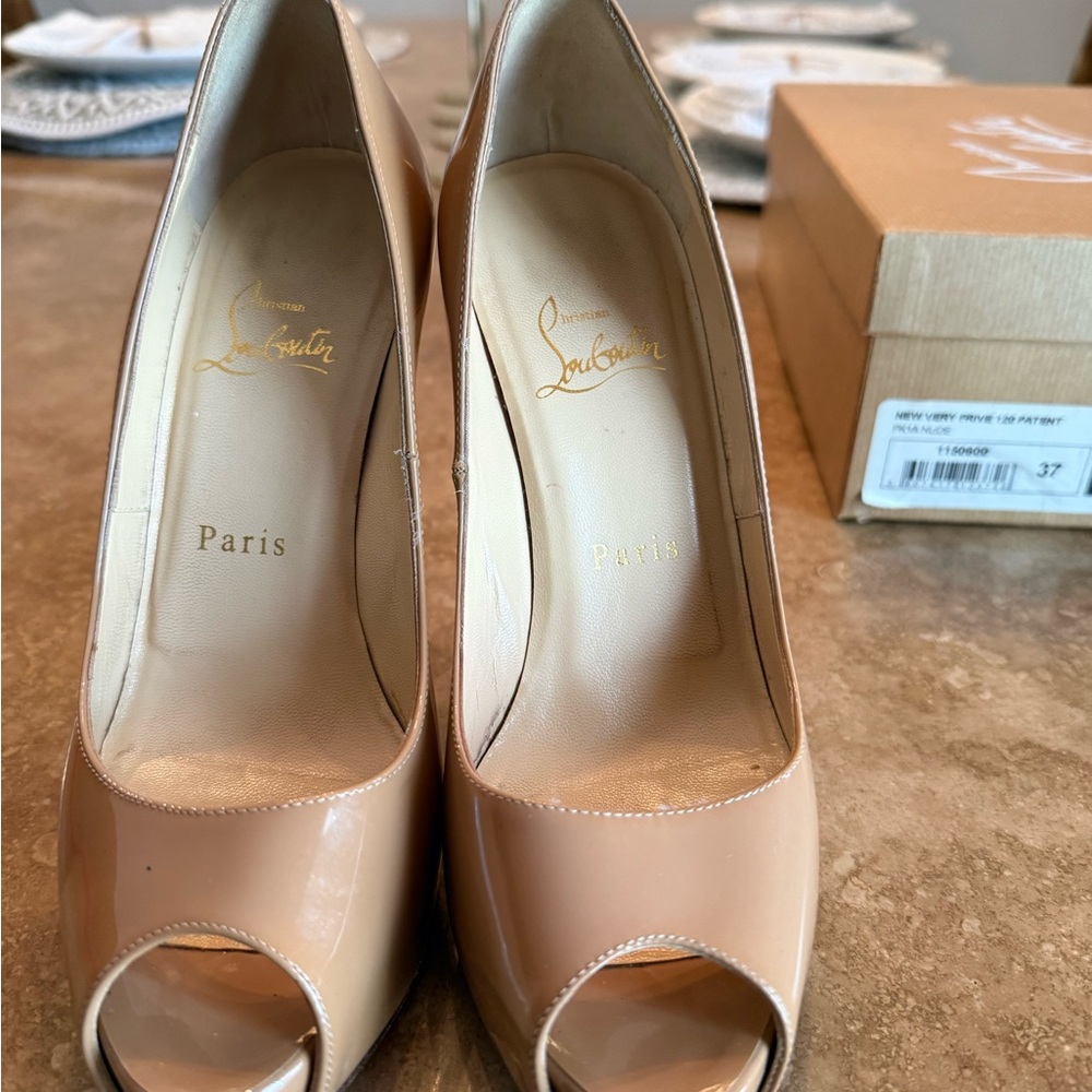 Christian Louboutin Very Prive 120 nude patent